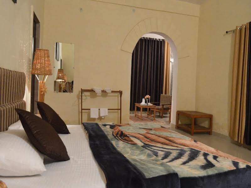 Mogli Resort Канха Экстерьер фото