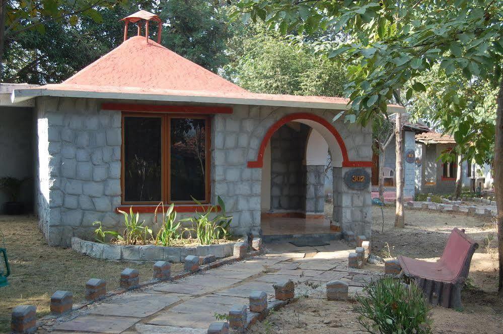 Mogli Resort Канха Экстерьер фото