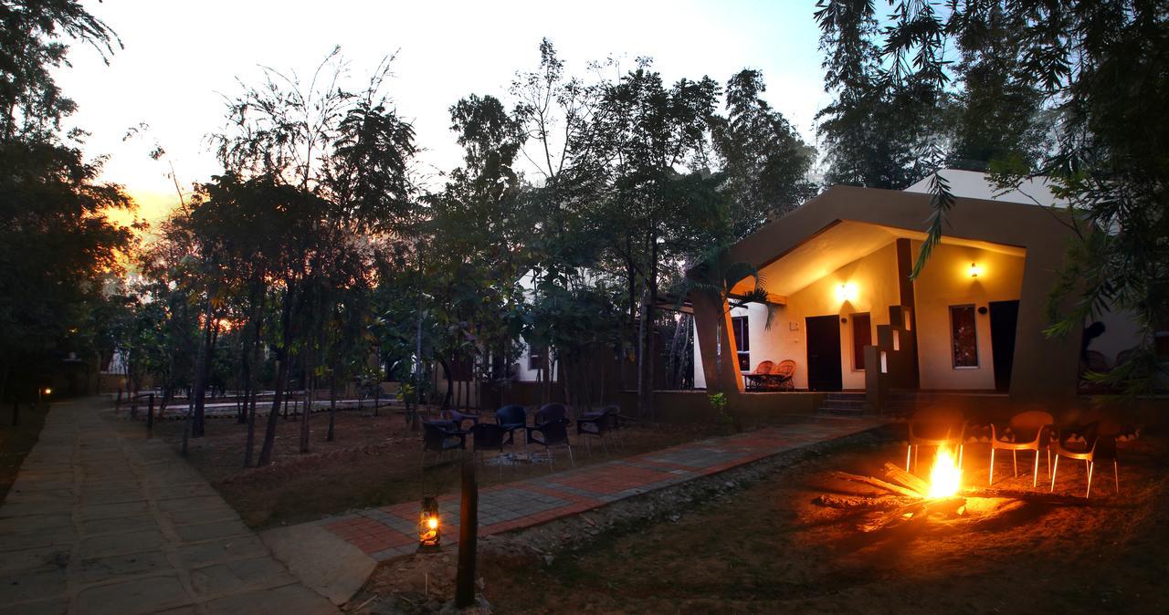 Mogli Resort Канха Экстерьер фото