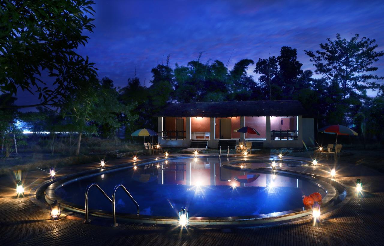 Mogli Resort Канха Экстерьер фото